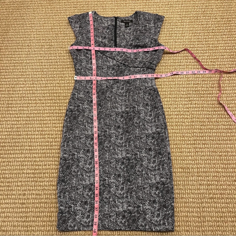 White House Black Market Cap Sleeve V-Neck Black and White Sheath Dress 6 - Picture 4 of 9